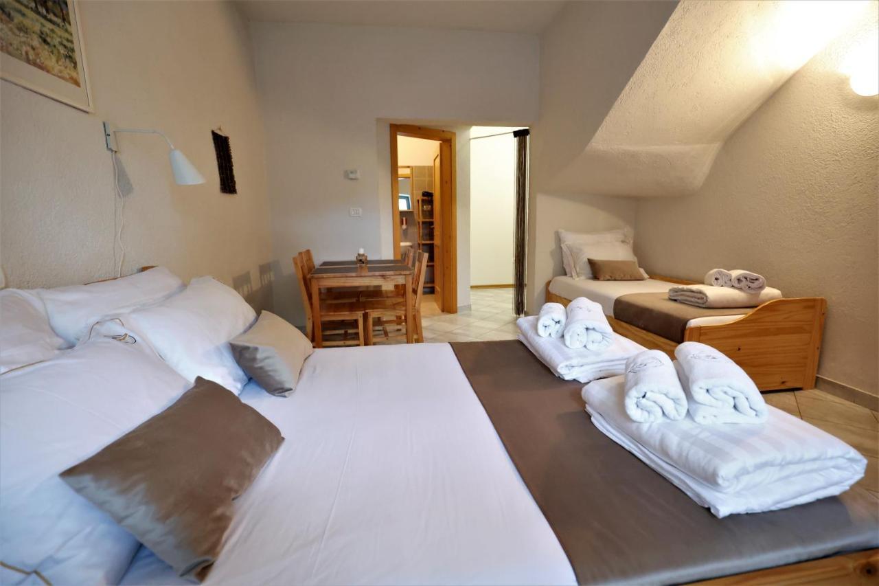 Senozece Guesthouse Idila Pod Nanosom מראה חיצוני תמונה