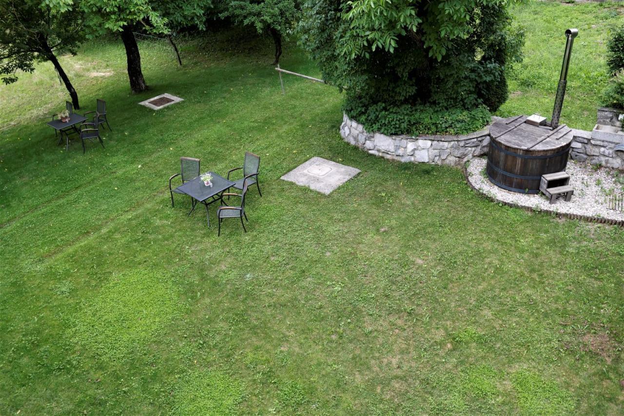 Senozece Guesthouse Idila Pod Nanosom מראה חיצוני תמונה