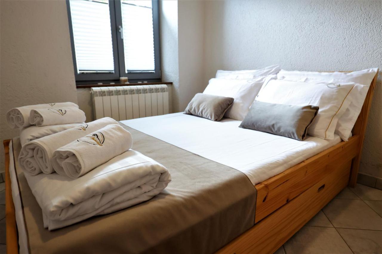 Senozece Guesthouse Idila Pod Nanosom מראה חיצוני תמונה