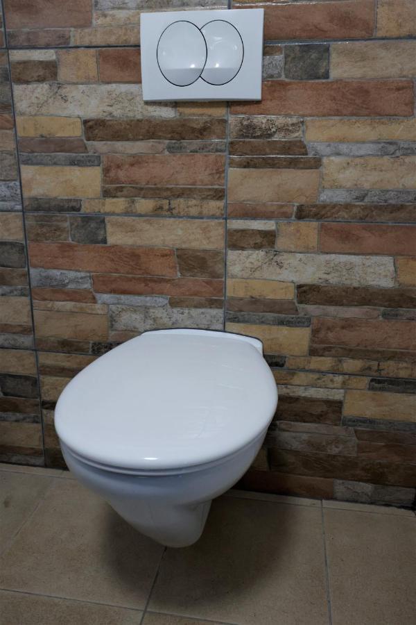 Senozece Guesthouse Idila Pod Nanosom מראה חיצוני תמונה