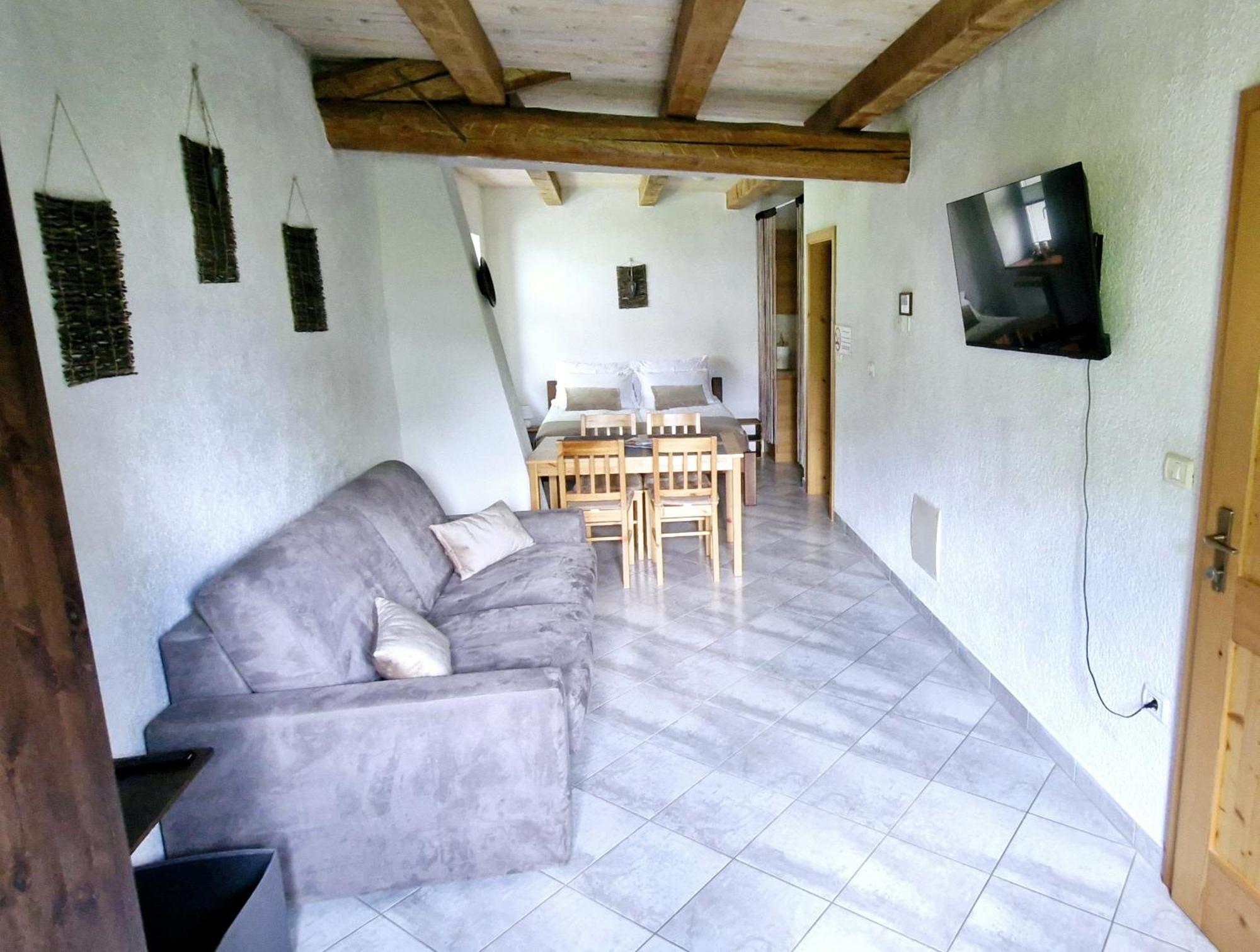 Senozece Guesthouse Idila Pod Nanosom מראה חיצוני תמונה