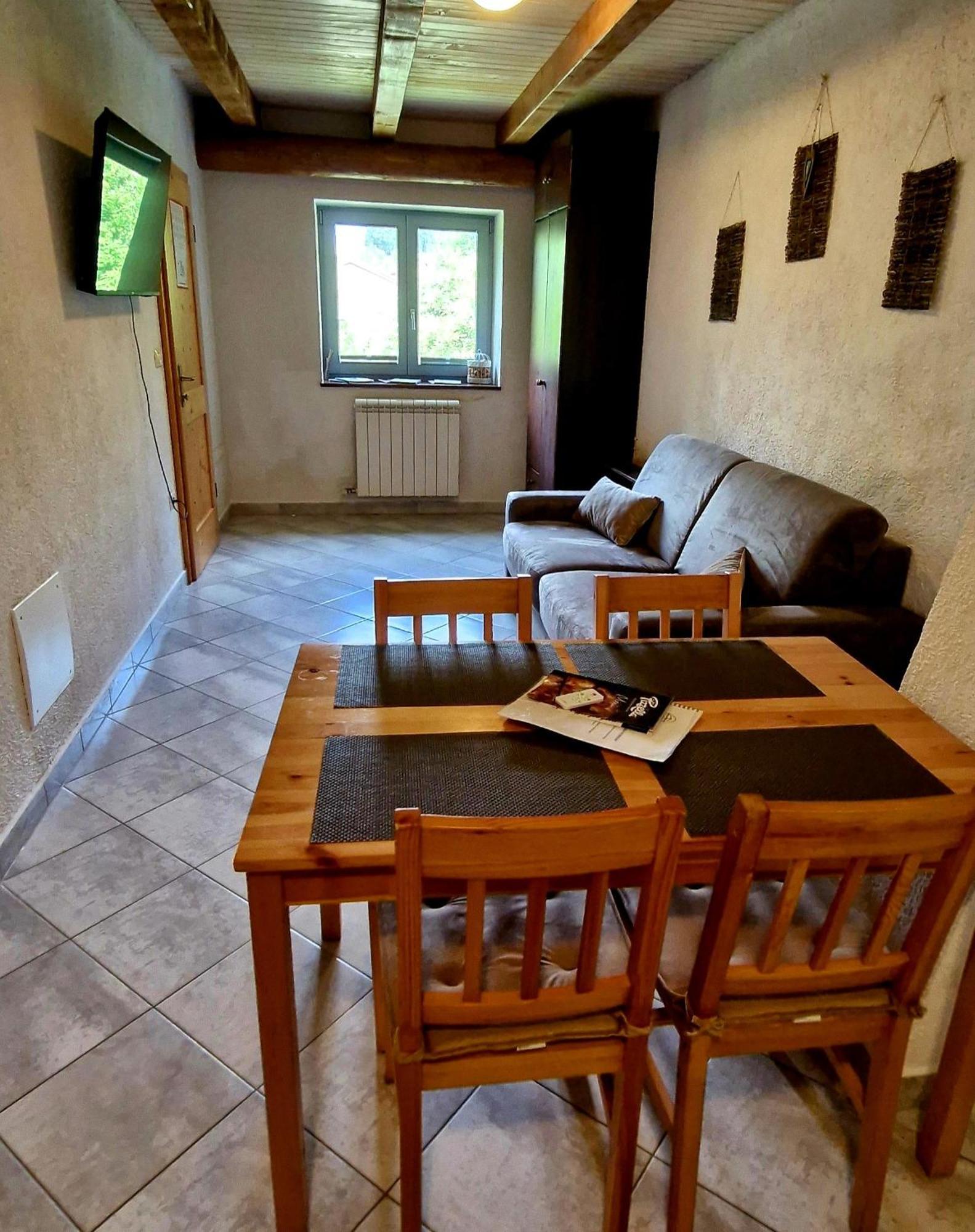 Senozece Guesthouse Idila Pod Nanosom מראה חיצוני תמונה