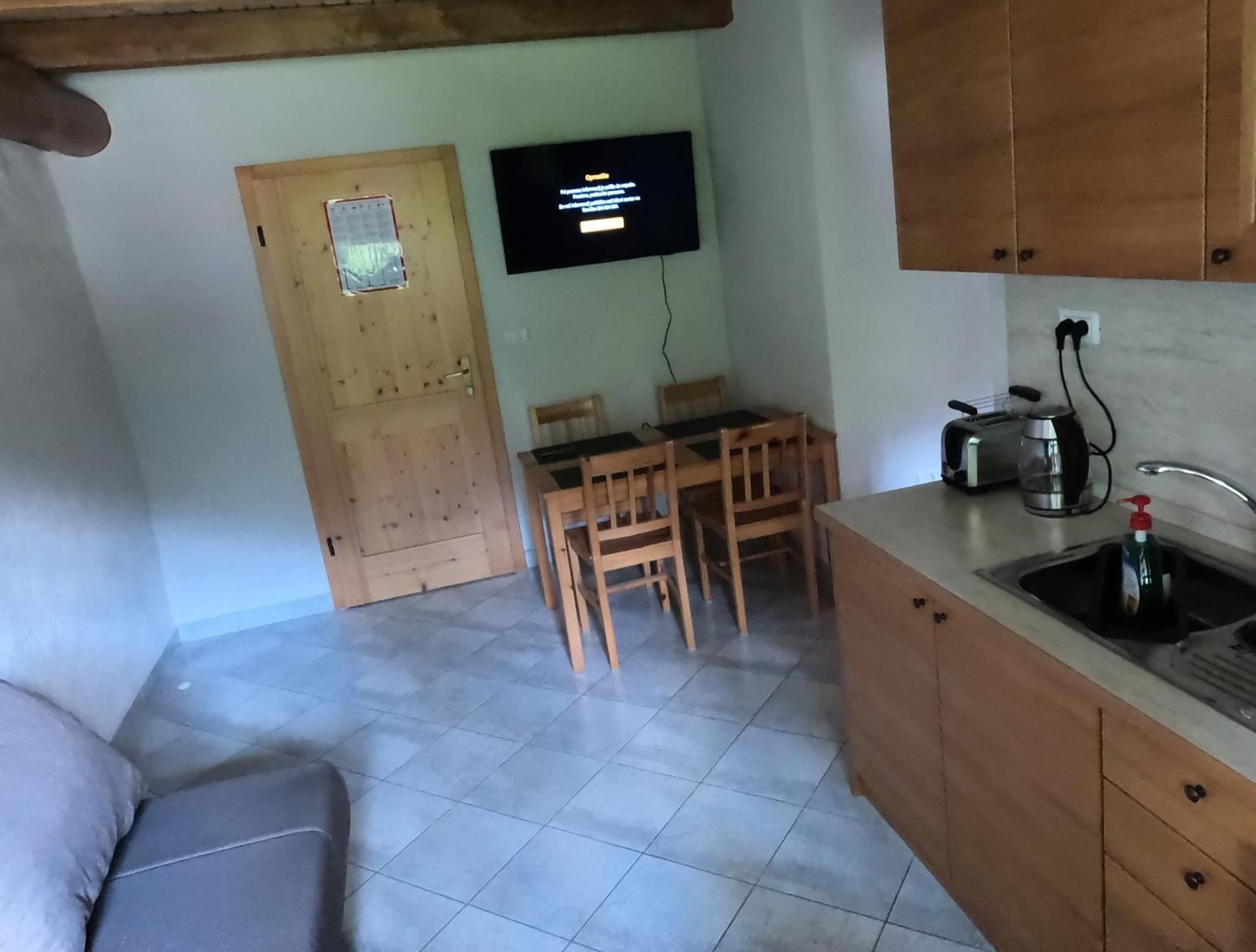 Senozece Guesthouse Idila Pod Nanosom מראה חיצוני תמונה