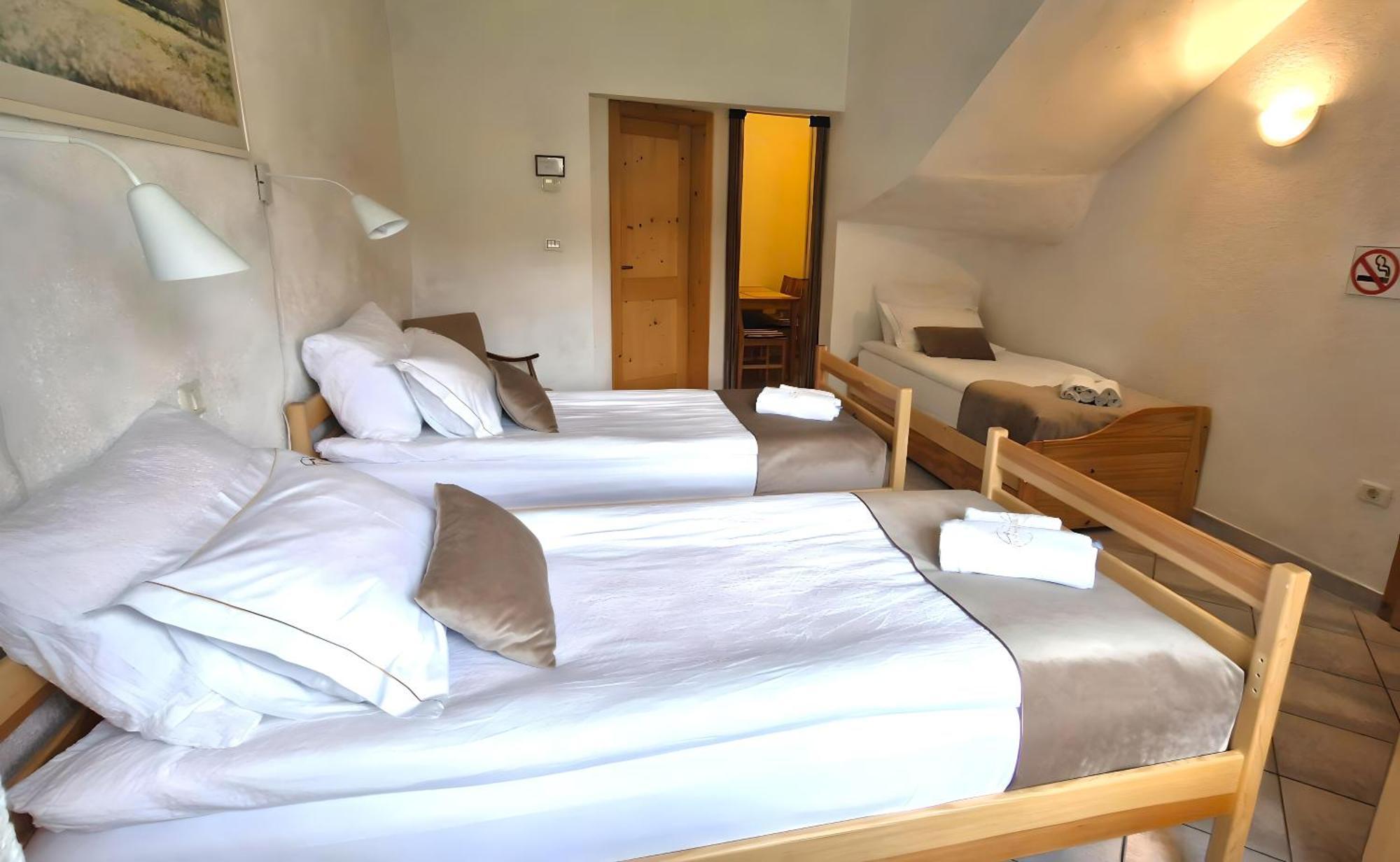 Senozece Guesthouse Idila Pod Nanosom מראה חיצוני תמונה
